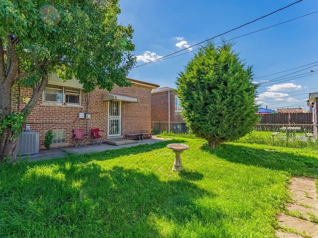 11120 S Ewing Avenue, Chicago, IL 60617
