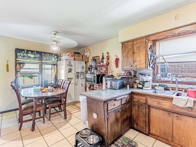 11120 S Ewing Avenue, Chicago, IL 60617