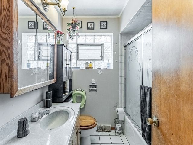 11120 S Ewing Avenue, Chicago, IL 60617