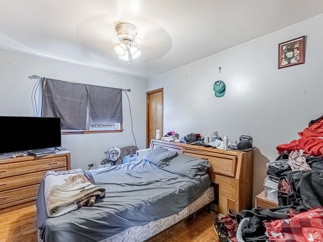 11120 S Ewing Avenue, Chicago, IL 60617