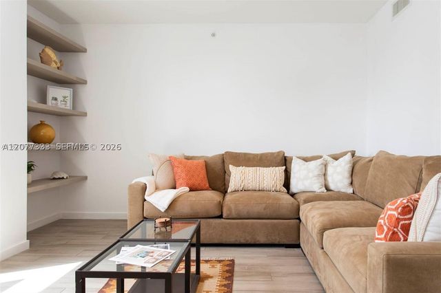 999 SW 1st Ave 1906, Miami, FL 33130