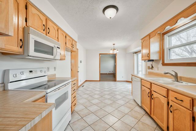 1535 W Deerfield Street, Springfield, MO 65807