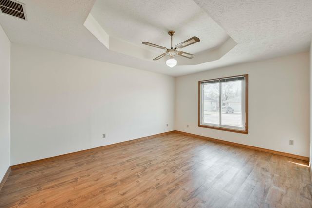 1535 W Deerfield Street, Springfield, MO 65807