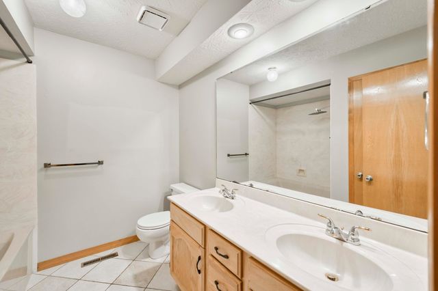 1535 W Deerfield Street, Springfield, MO 65807