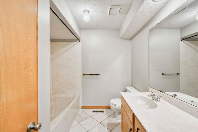 1535 W Deerfield Street, Springfield, MO 65807