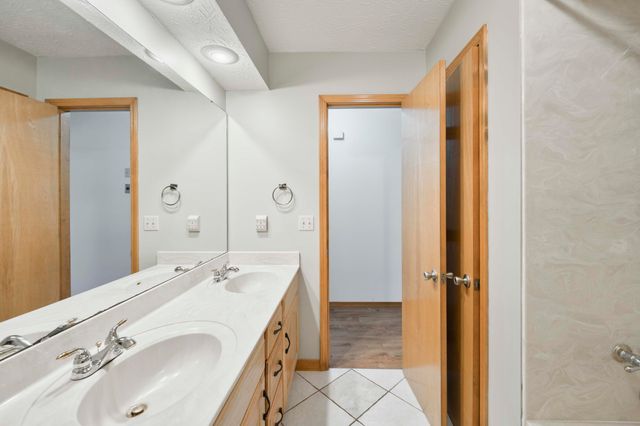 1535 W Deerfield Street, Springfield, MO 65807