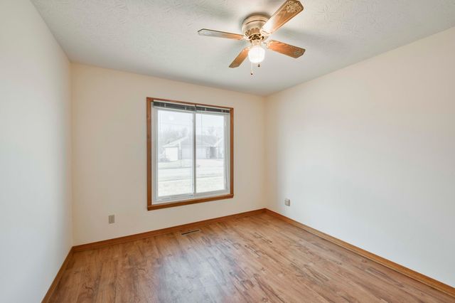 1535 W Deerfield Street, Springfield, MO 65807