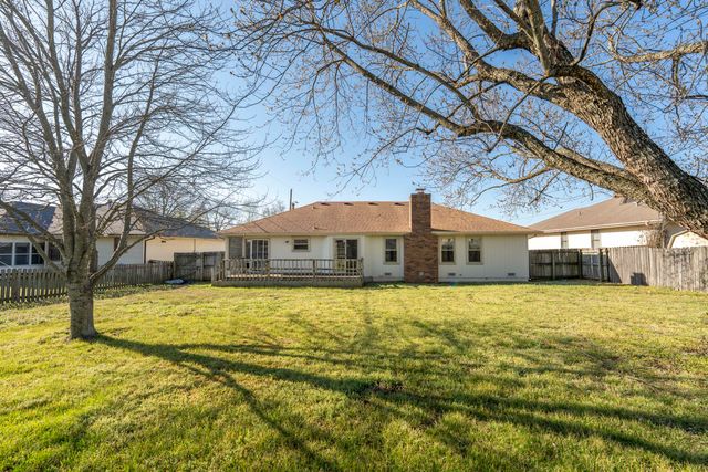 1535 W Deerfield Street, Springfield, MO 65807