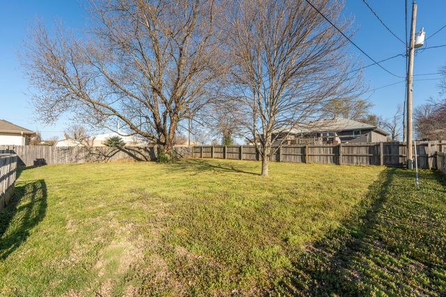 1535 W Deerfield Street, Springfield, MO 65807