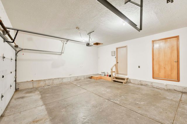 1535 W Deerfield Street, Springfield, MO 65807