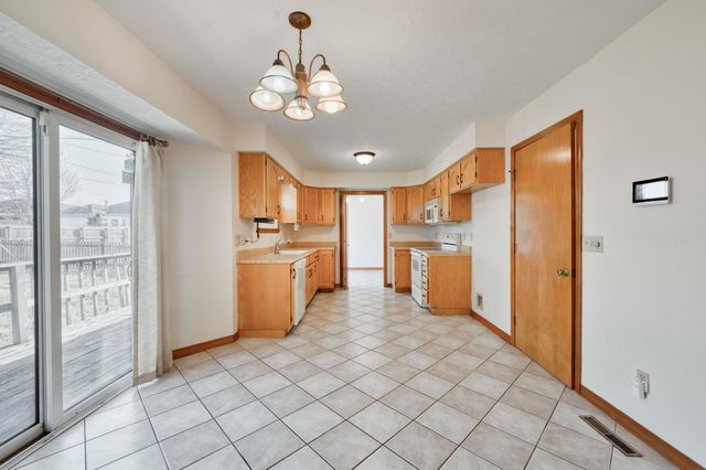 1535 W Deerfield Street, Springfield, MO 65807