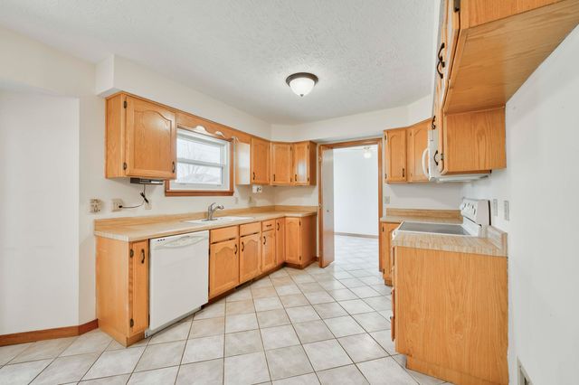 1535 W Deerfield Street, Springfield, MO 65807