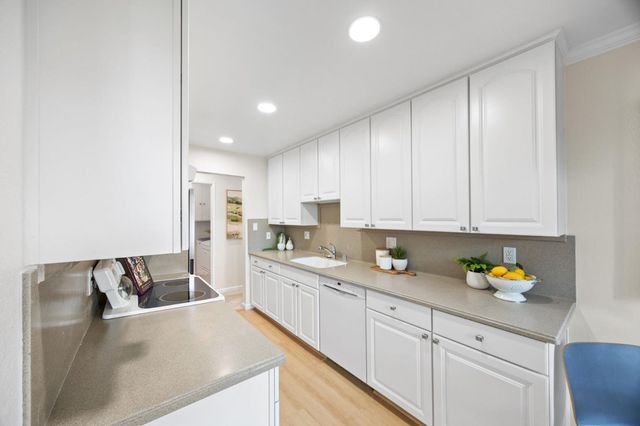 1171 Compass 201, Foster City, CA 94404