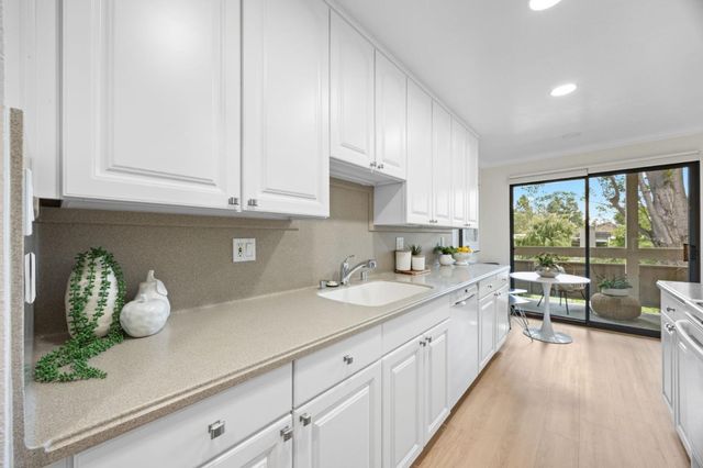 1171 Compass 201, Foster City, CA 94404
