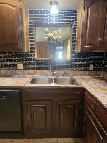 465 Pecan, Onalaska, TX 77360