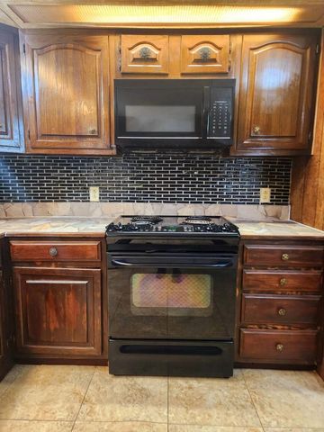 465 Pecan, Onalaska, TX 77360