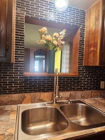 465 Pecan, Onalaska, TX 77360
