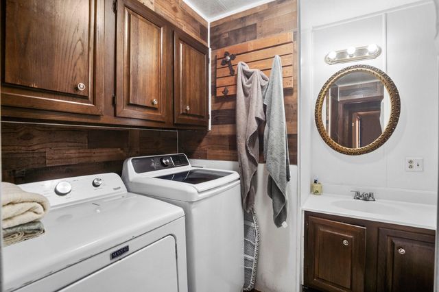 465 Pecan, Onalaska, TX 77360