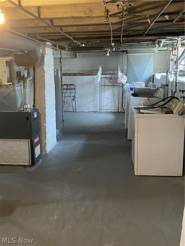 6622 lansing, Cleveland, OH 44105