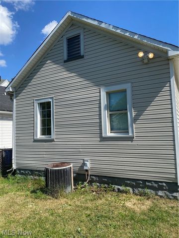 6622 lansing, Cleveland, OH 44105