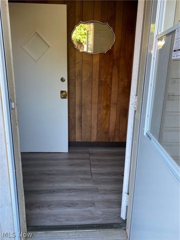 6622 lansing, Cleveland, OH 44105