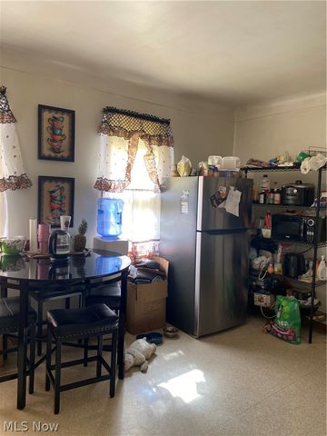 6622 lansing, Cleveland, OH 44105