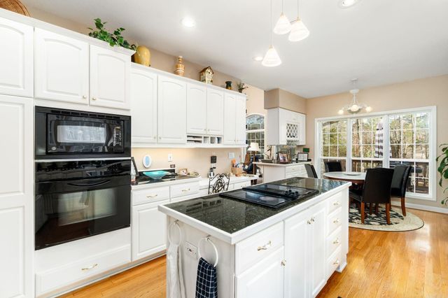 14 Resplandor Lane, Hot Springs Village, AR 71909