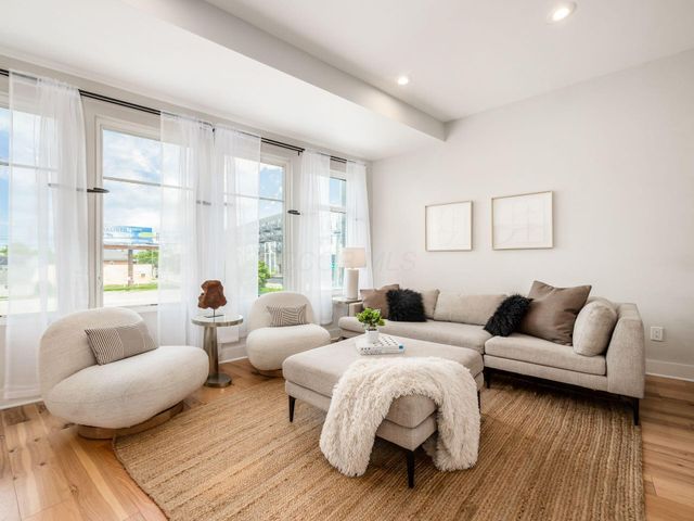 201 E 5th Avenue, 201, Columbus, OH 43201