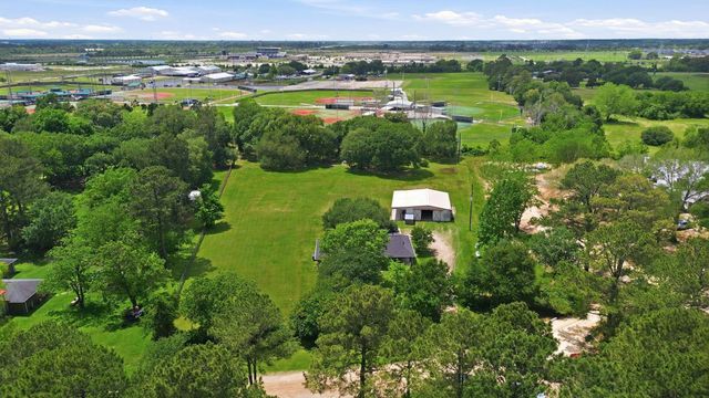19819 Hampton Wood Drive, Tomball, TX 77377