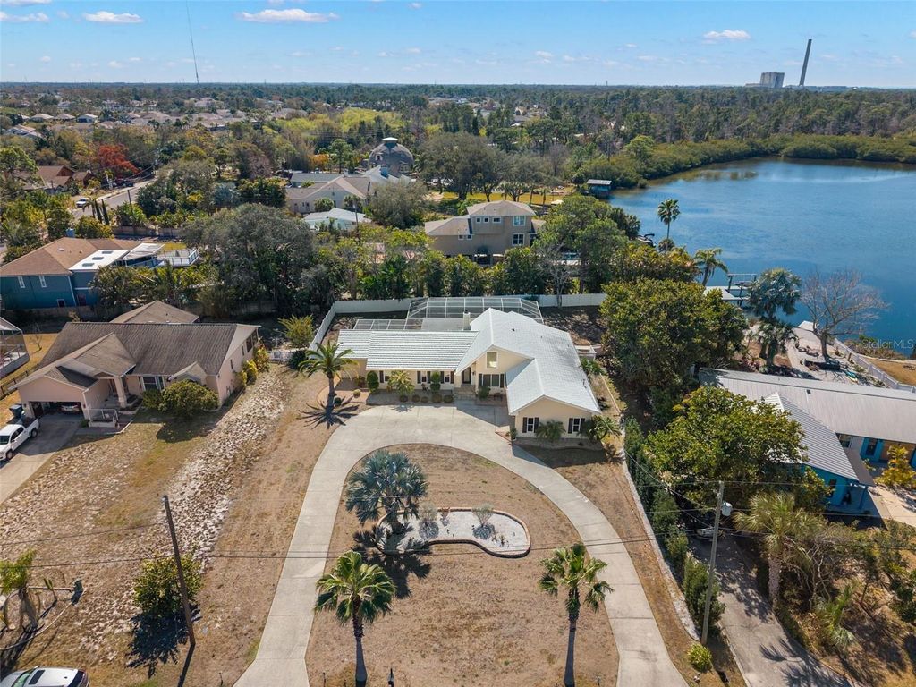 Image 1 of property listing at 2138 BAYOU DRIVE, Holiday, FL 34691