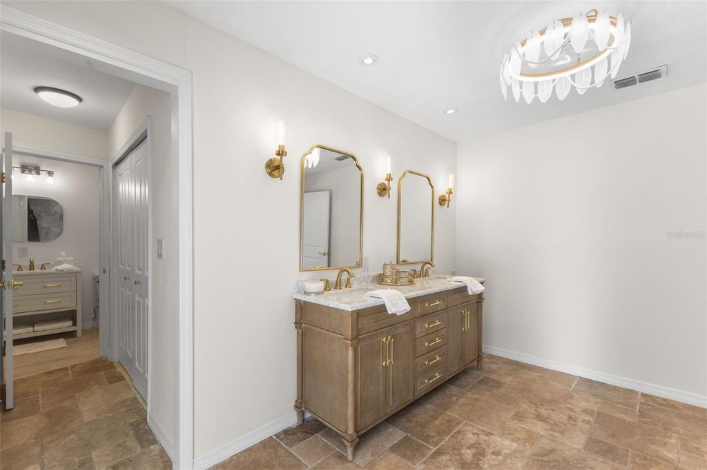 Image 34 of property listing at 2138 BAYOU DRIVE, Holiday, FL 34691