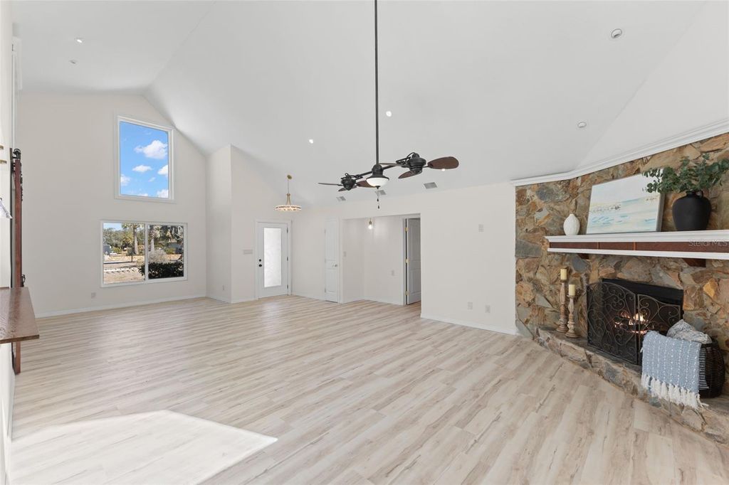 Image 8 of property listing at 2138 BAYOU DRIVE, Holiday, FL 34691