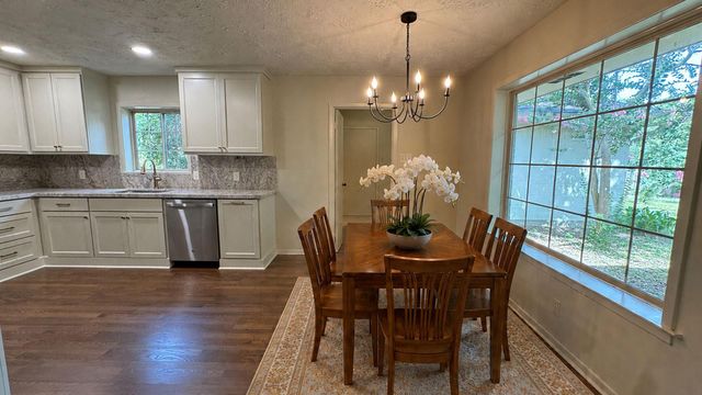 2500 Briarwood Circle, Bryan, TX 77802
