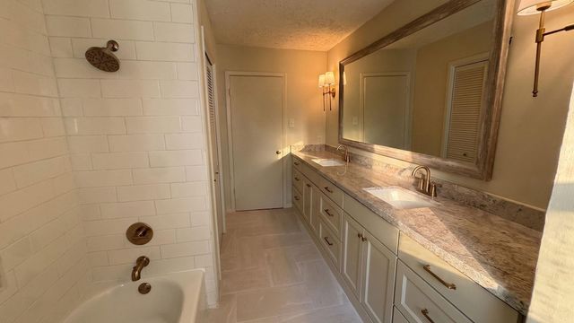 2500 Briarwood Circle, Bryan, TX 77802