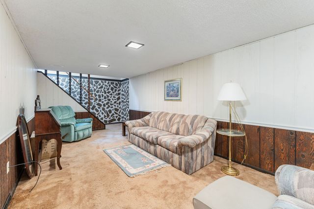 406 15th Street SE, Altoona, IA 50009