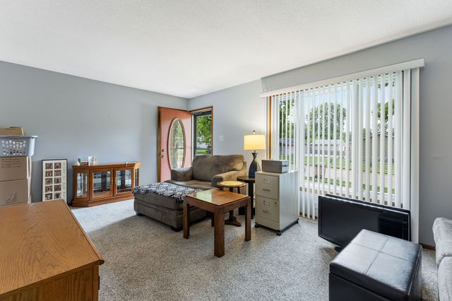 406 15th Street SE, Altoona, IA 50009