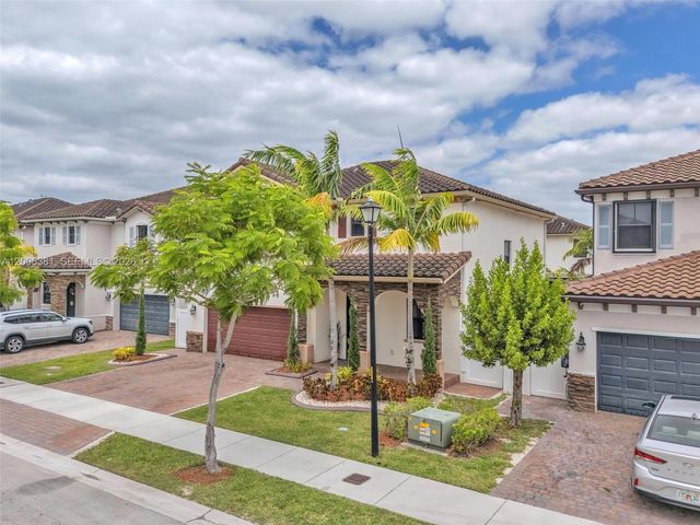 3525 W 94th St, Hialeah, FL 33018