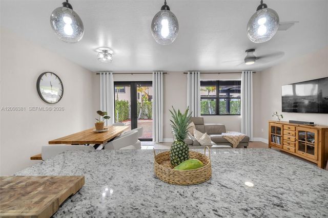 3525 W 94th St, Hialeah, FL 33018