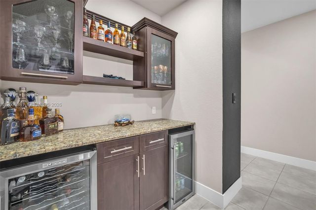 3525 W 94th St, Hialeah, FL 33018