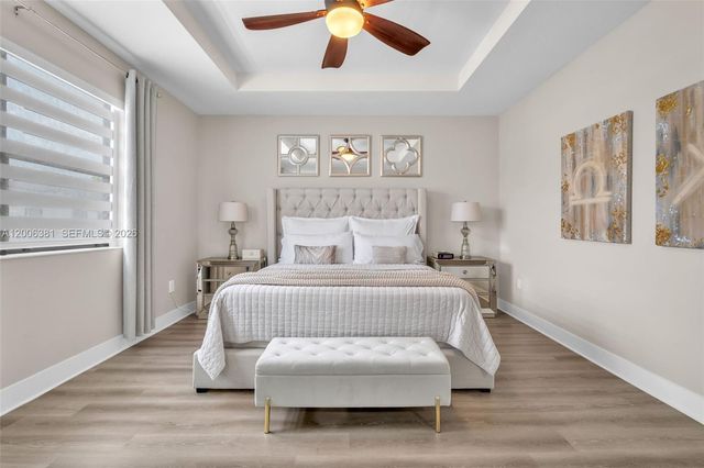 3525 W 94th St, Hialeah, FL 33018