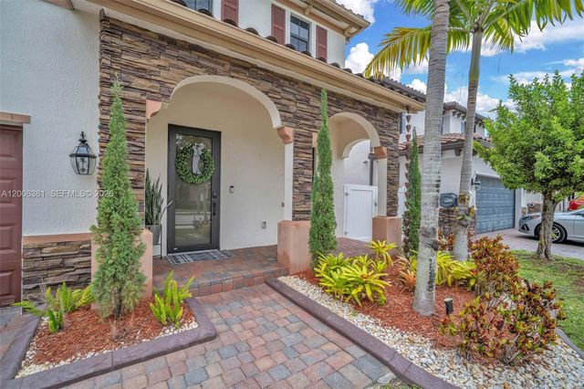 3525 W 94th St, Hialeah, FL 33018