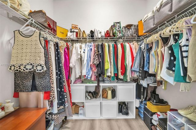 3525 W 94th St, Hialeah, FL 33018