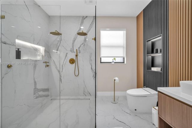 3525 W 94th St, Hialeah, FL 33018