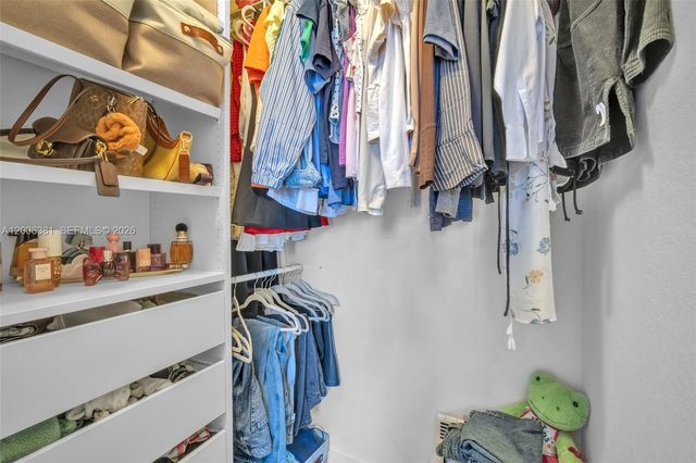 3525 W 94th St, Hialeah, FL 33018