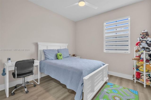 3525 W 94th St, Hialeah, FL 33018