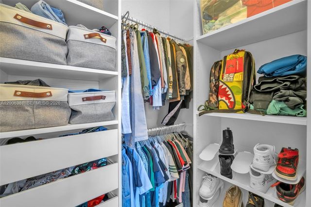 3525 W 94th St, Hialeah, FL 33018