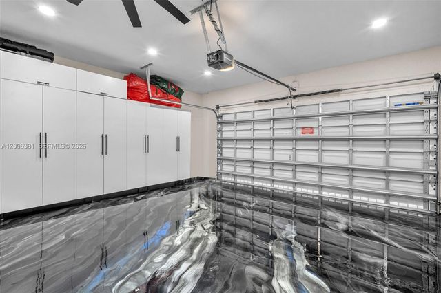 3525 W 94th St, Hialeah, FL 33018