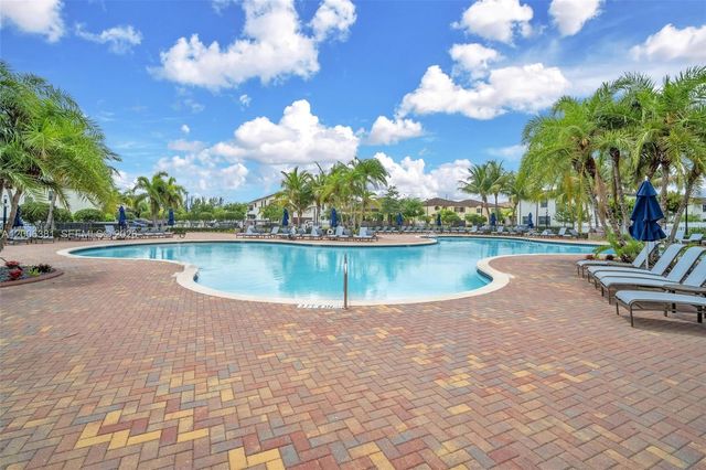 3525 W 94th St, Hialeah, FL 33018