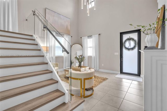 3525 W 94th St, Hialeah, FL 33018