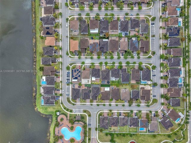 3525 W 94th St, Hialeah, FL 33018